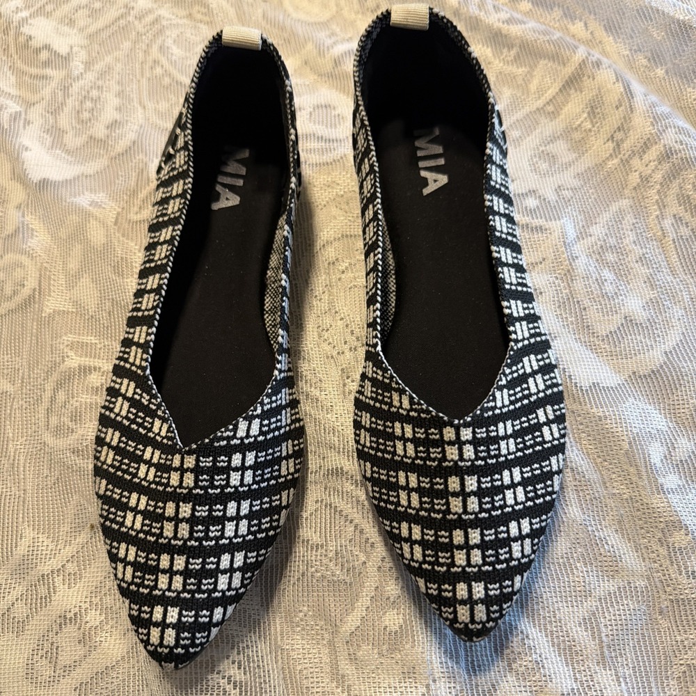 Mia Women's Lissy Ballet Knit Flats size 6 Office Wear Evening Out Classy